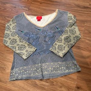 Vintage patterned 3/4 sleeve top with beaded accents